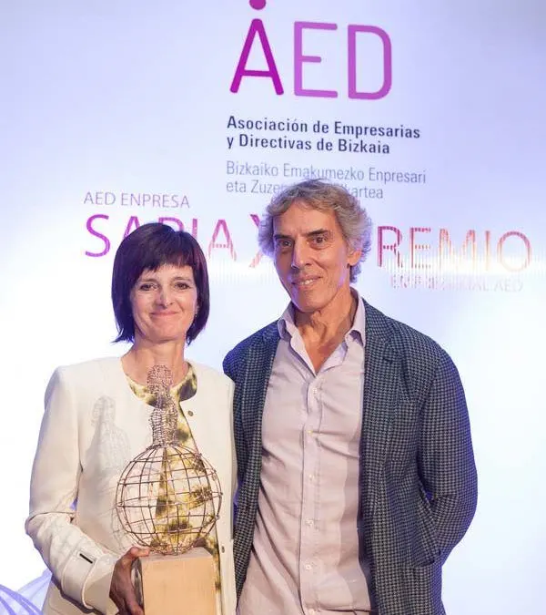La Dra. Nerea Landa recoge el Premio Empresarial AED 2017