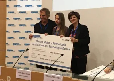 premiada con su cheque Dermitek de 1000 euros