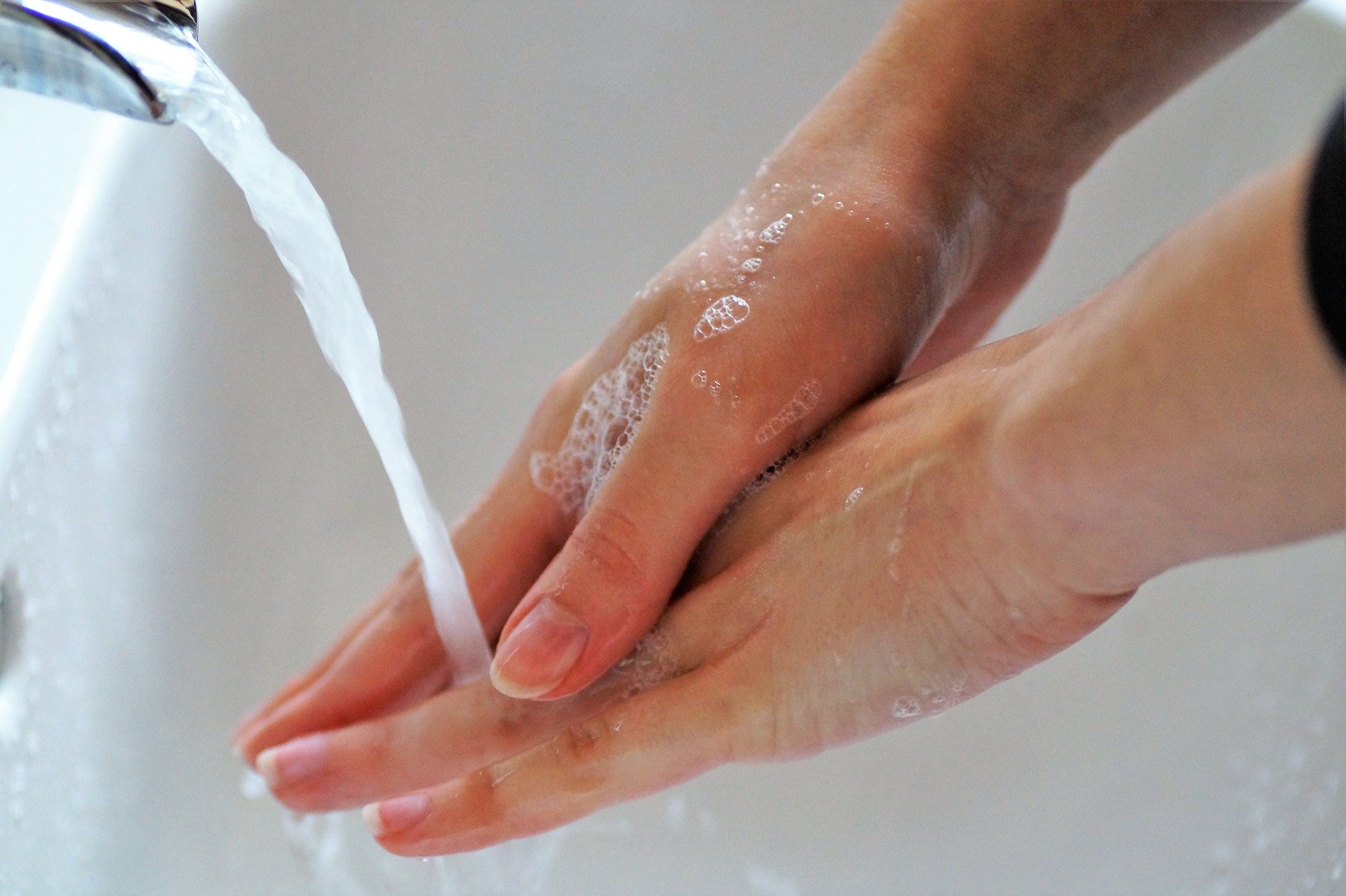 Cómo limpiarse las manos frente al coronavirus